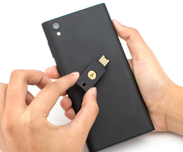 CLE USB YUBICO UBIKEY 5 NFC FIDO2 (6/7)