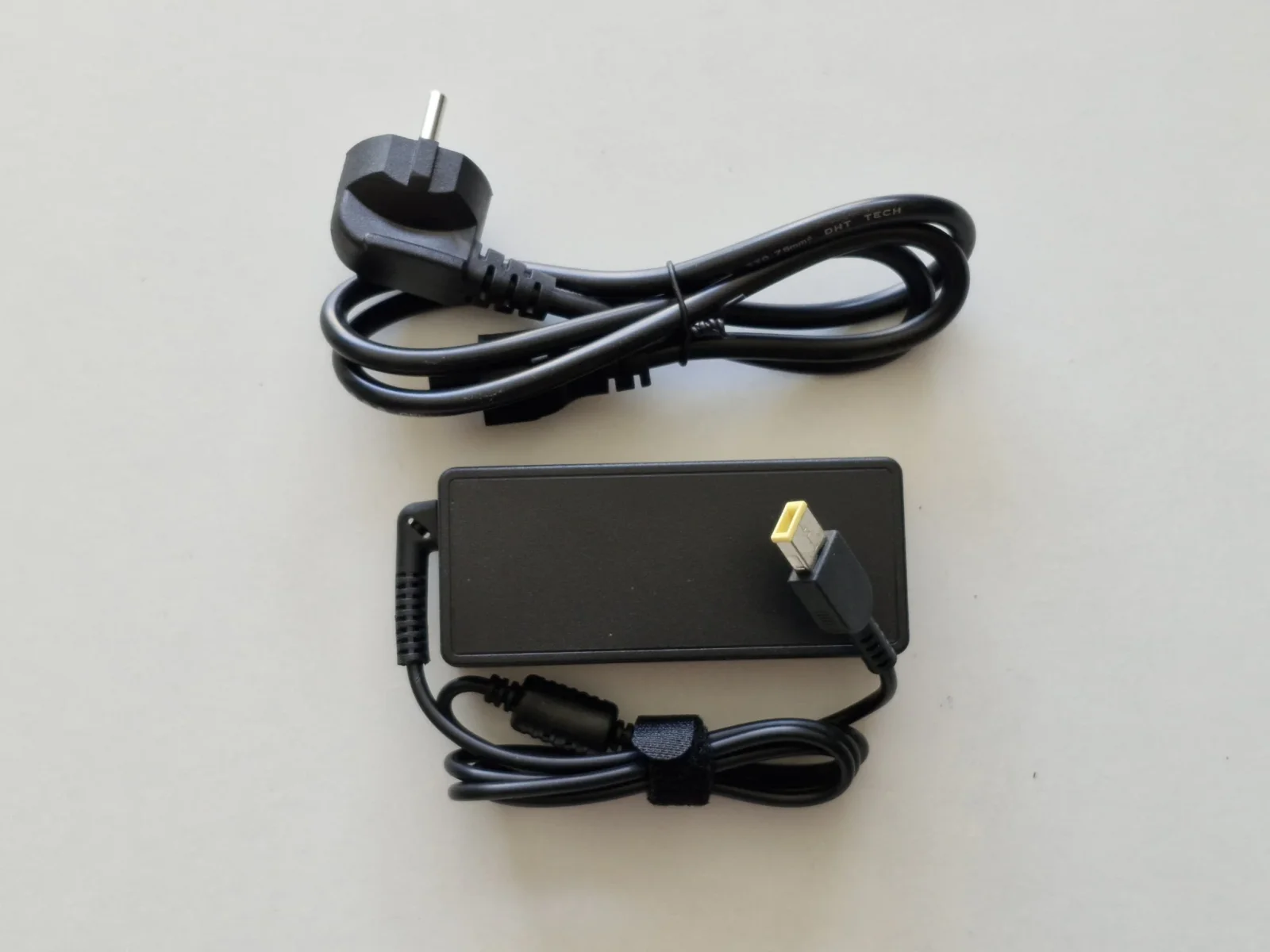 CHARGEUR LENOVO 65W EMBOUT JAUNE (1/1)